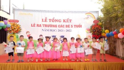 Nhà trường đã long trọng tổ chức Lễ Tổng kết, Lễ Ra trường các bé 5 tuổi